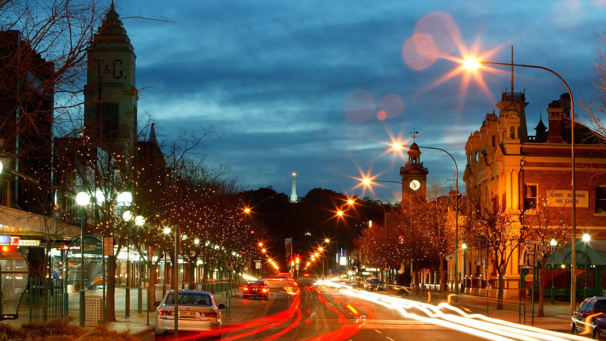 Albury CBD with dining and entertainment